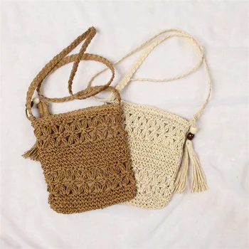 Жените плаж тъкани слама рамо пратеник чанта с пискюл Boho кухи навън плетене на една кука crossbody чанта Macrame съединител чанта с