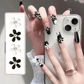 10Pcs метални флорални нокти нит талисмани 8 * 8 мм сплав цветя блясък дизайни корейски цвете кристал за жени момичета маникюр съвети *
